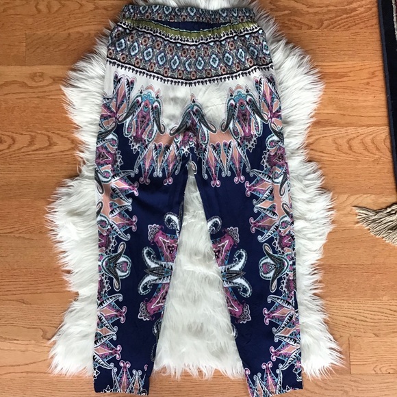 Women’s small pants - Picture 3 of 5